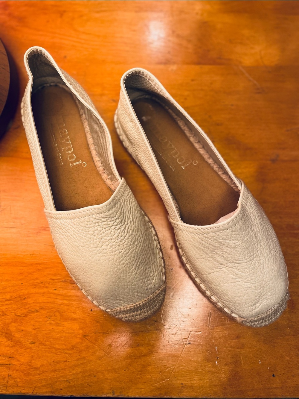 Maypol Cream Slip-On Pebbled Leather Women’s Espadrille Flats Size EU 38 US 7.5